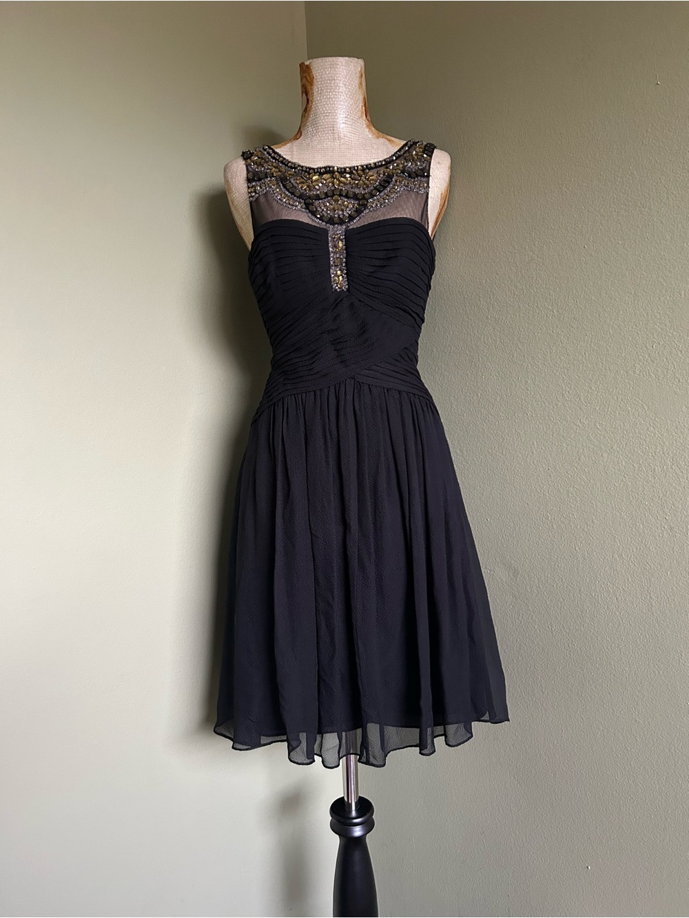 BCBG MaxAzria Black Sleeveless Beaded Illusion Cocktail Dress Sz 4